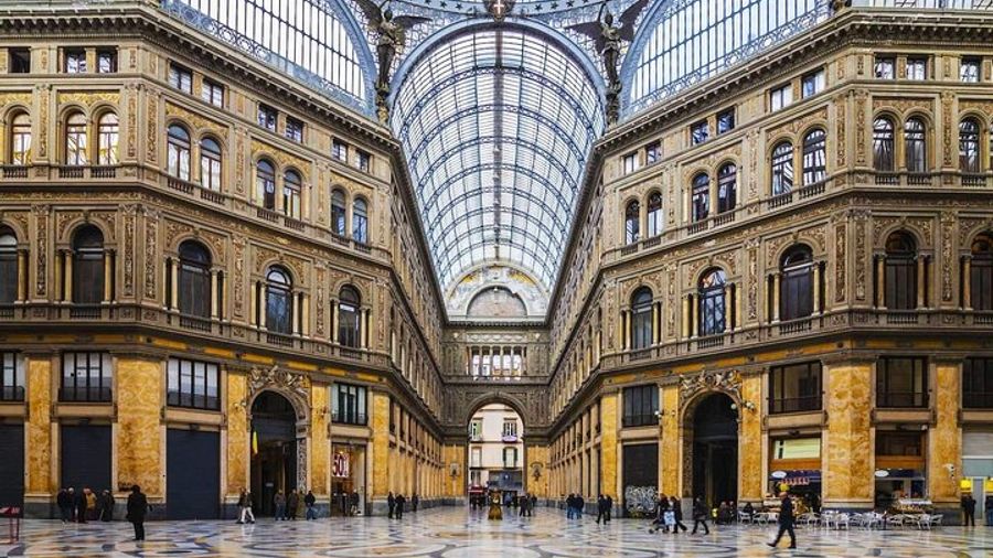 Naples panoramic tour and Monumental historic center.