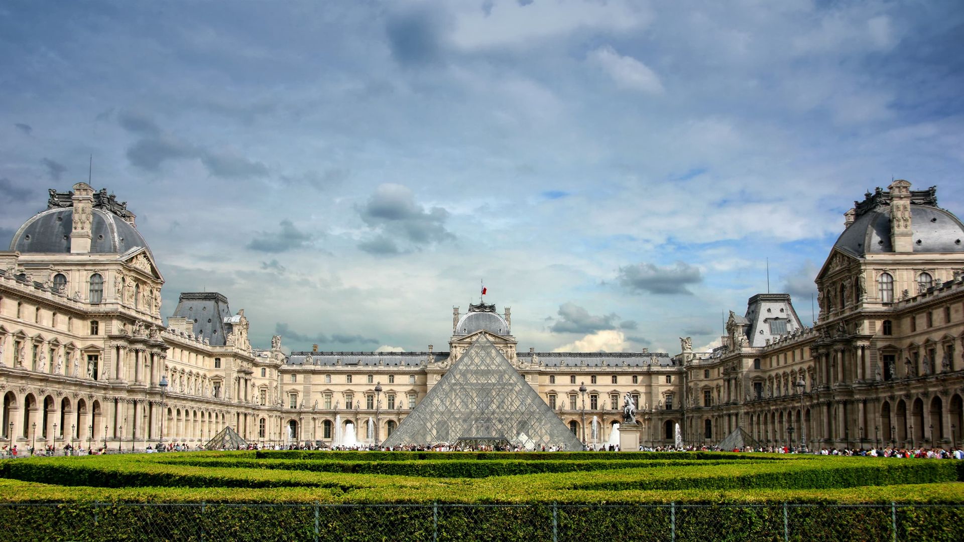 Masterpieces of the Louvre: Private Highlights Tour with Included Tickets
