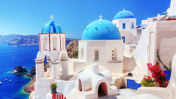 Private Custom Land Tour in Santorini with a Local