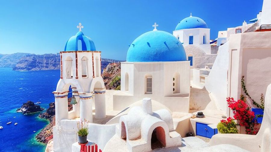 Private Custom Land Tour in Santorini with a Local