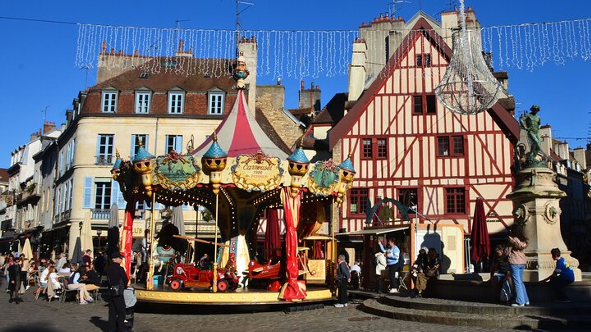 Enjoy a tour viewing the best sites of Dijon (Min 2 Guests)