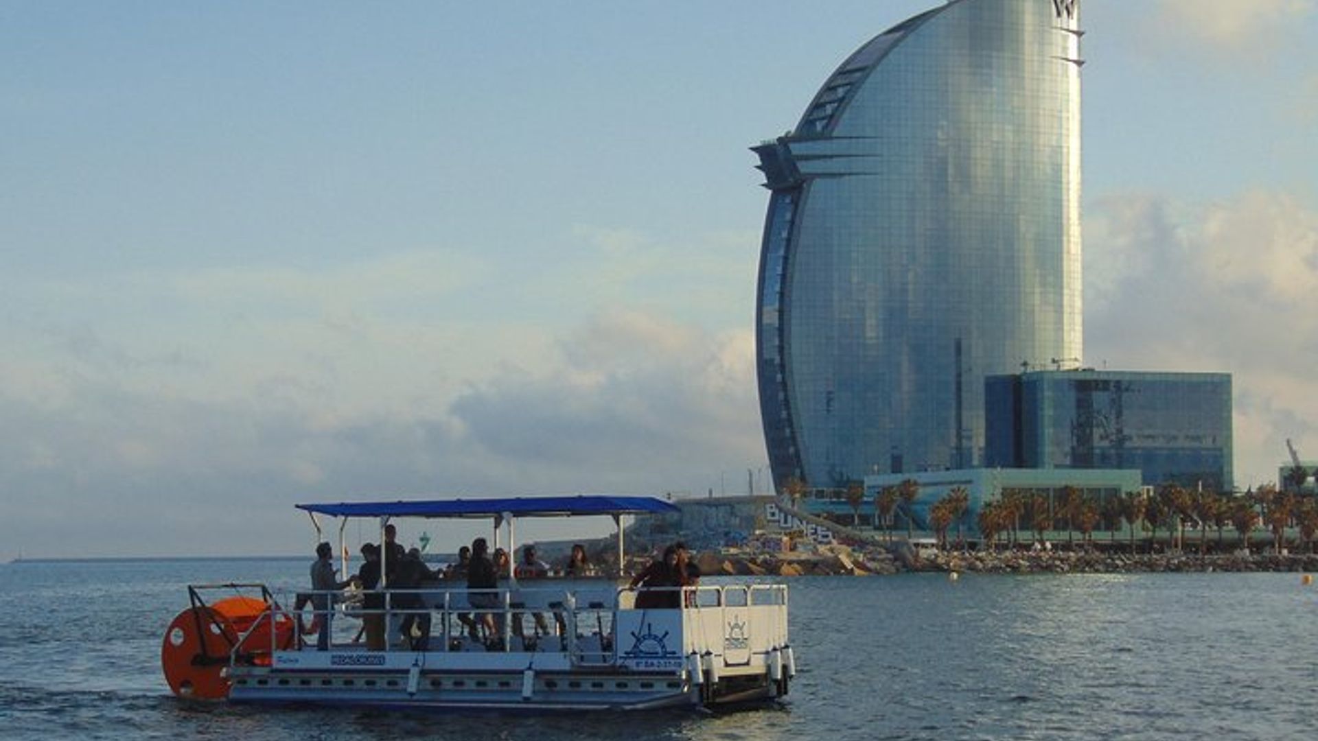 Barcelona Pedal-Cruise Boat Rental