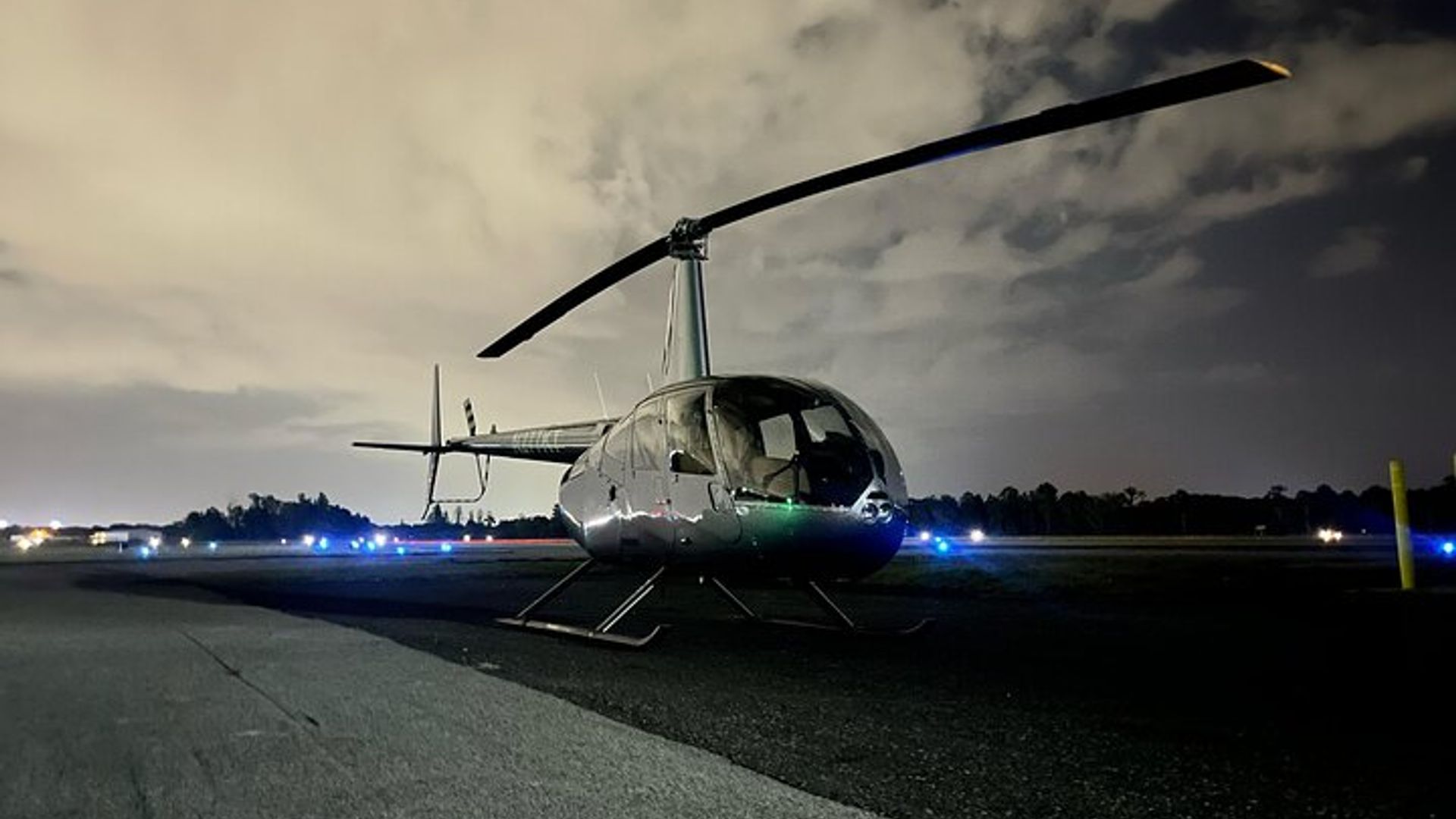 Nach Feierabend 31 Meilen Helikoptertour über alle Themenparks