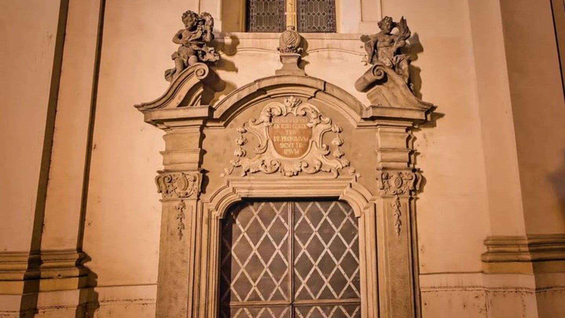 Tour Noturno a Pé pelos Fantasmas e Lendas da Cidade Velha de Praga