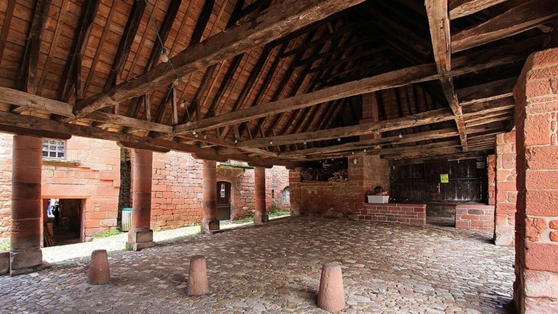 Visite guidée de Collonges la Rouge