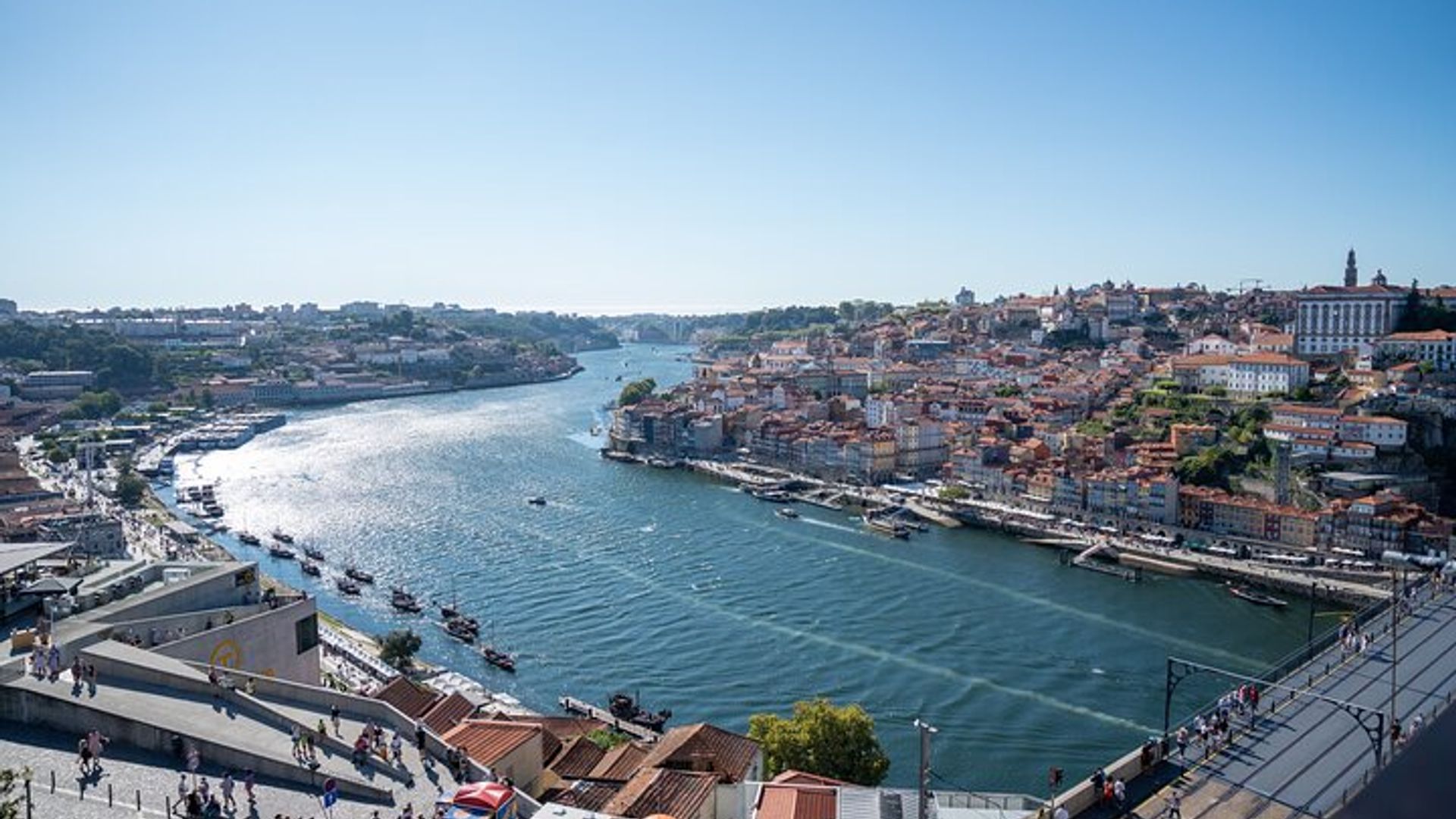 Tour di Mezza Giornata a Porto con Degustazione di Vini