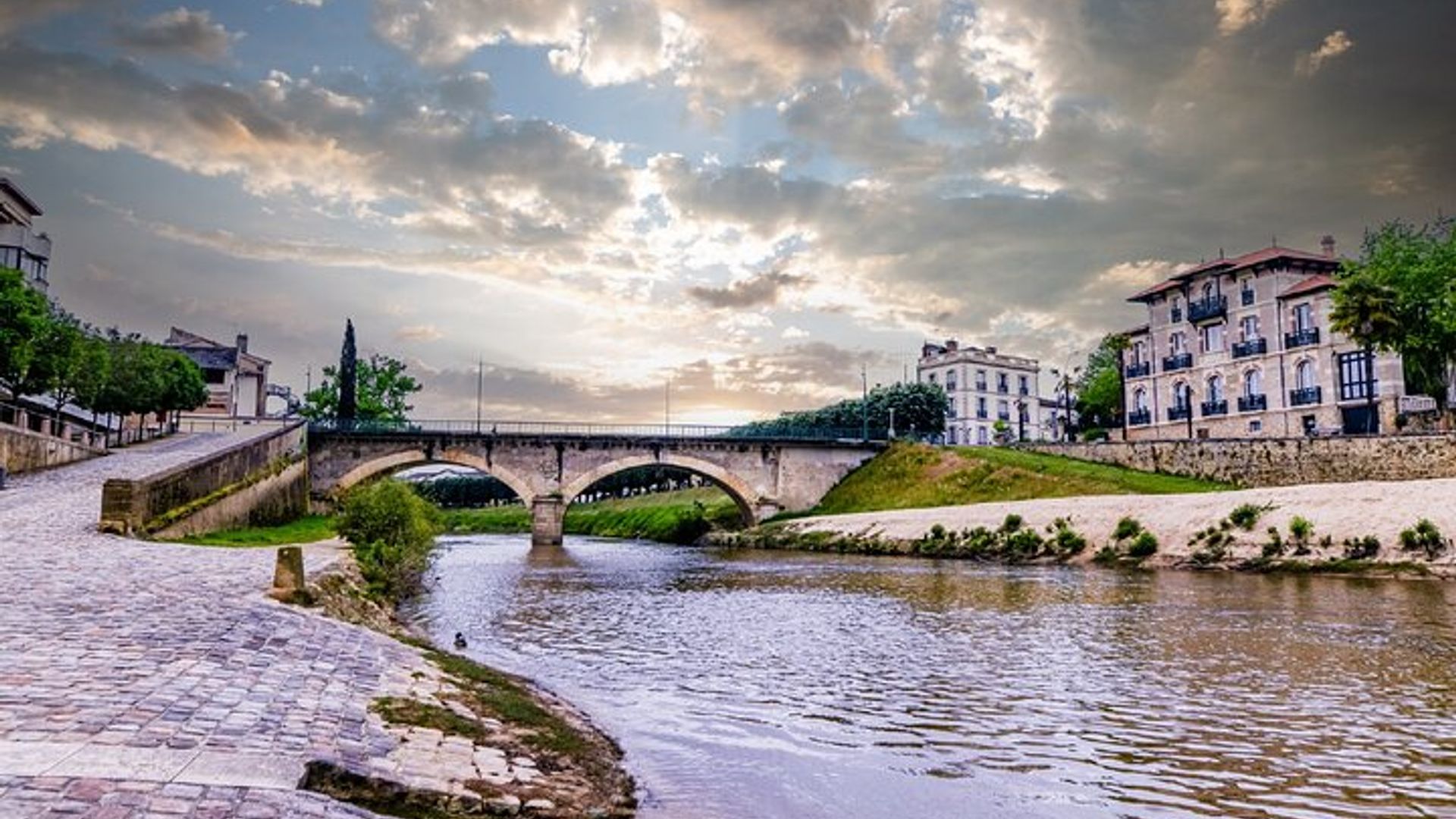 Mont de Marsan Audioguided Walking Tour 1h and 20 reviews