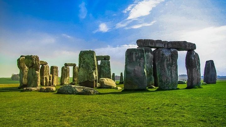 London: Stonehenge Half-Day Tour with Tickets and Transit