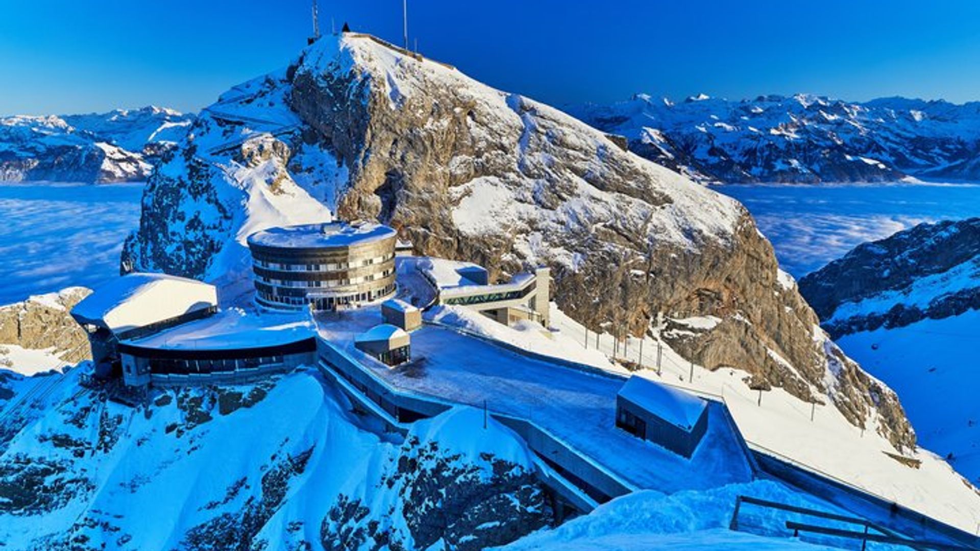 Excursion en téléphérique du mont Pilatus et croisière d'une heure sur le lac au départ de Bâle (édition hivernale)