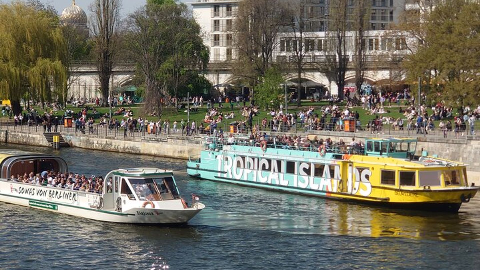 Berlin : Scenic Spree River Boat Tour