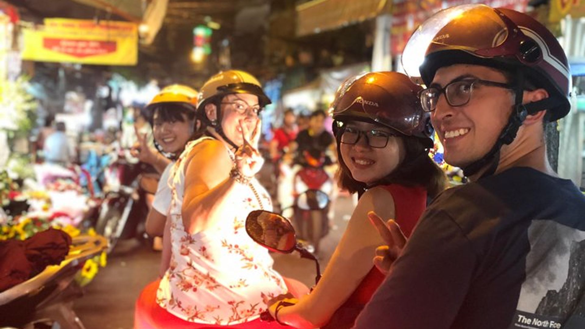 Ho-Chi-Minh-Stadt: Private abendliche Essenstour mit dem Roller