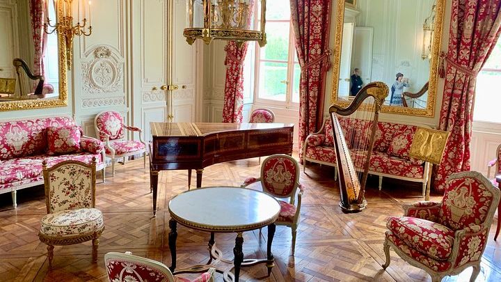 Versailles Palace and Estate: Private Tour From Paris