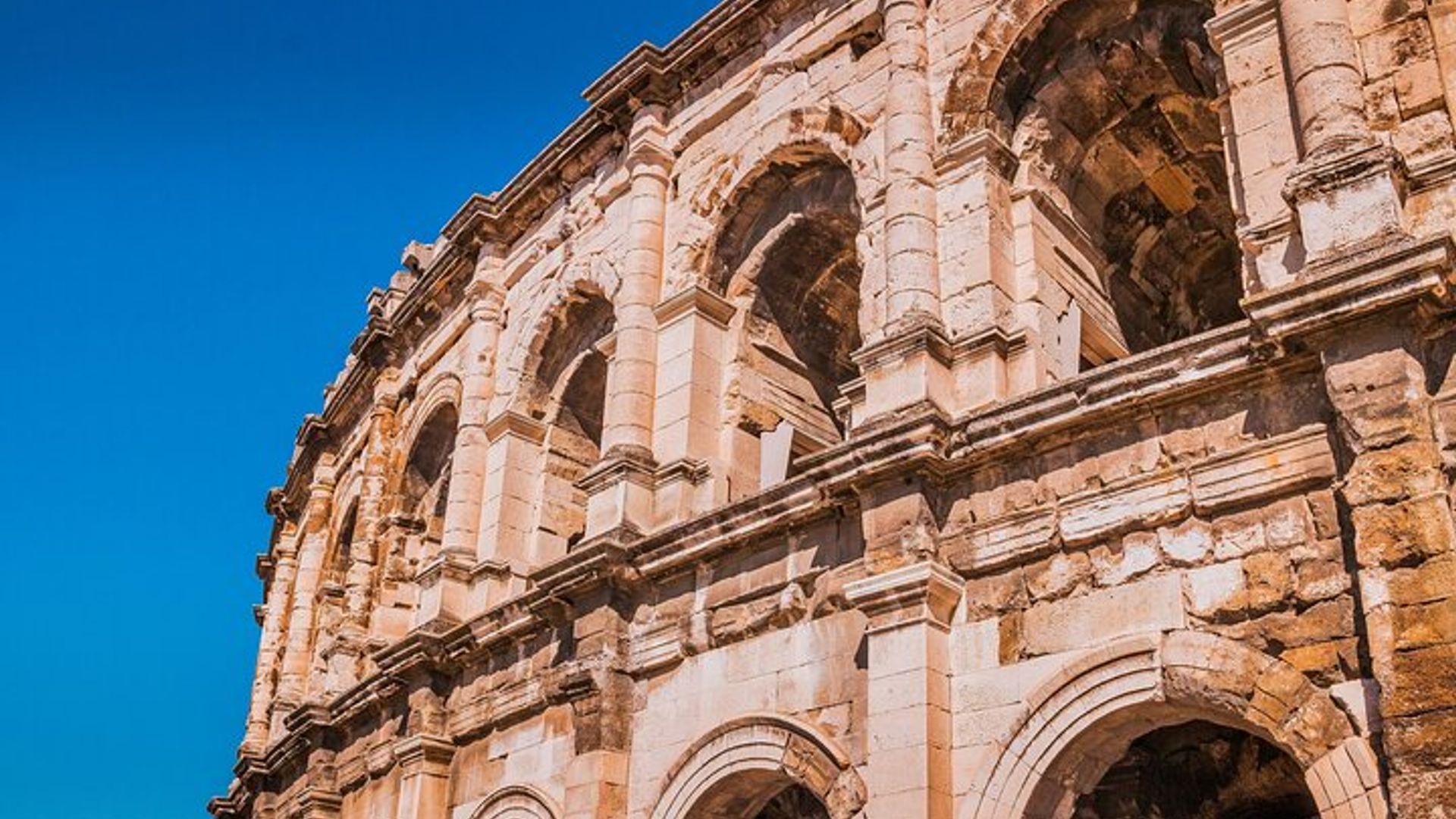 Transfert privé Aéroport Marseille vers Nîmes