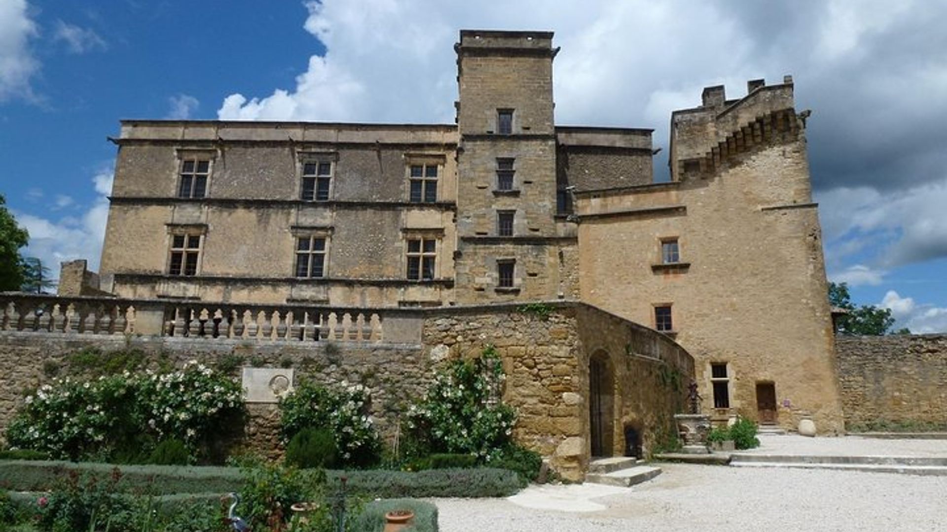 Luberon Villages Half-Day Tour from Aix-en-Provence