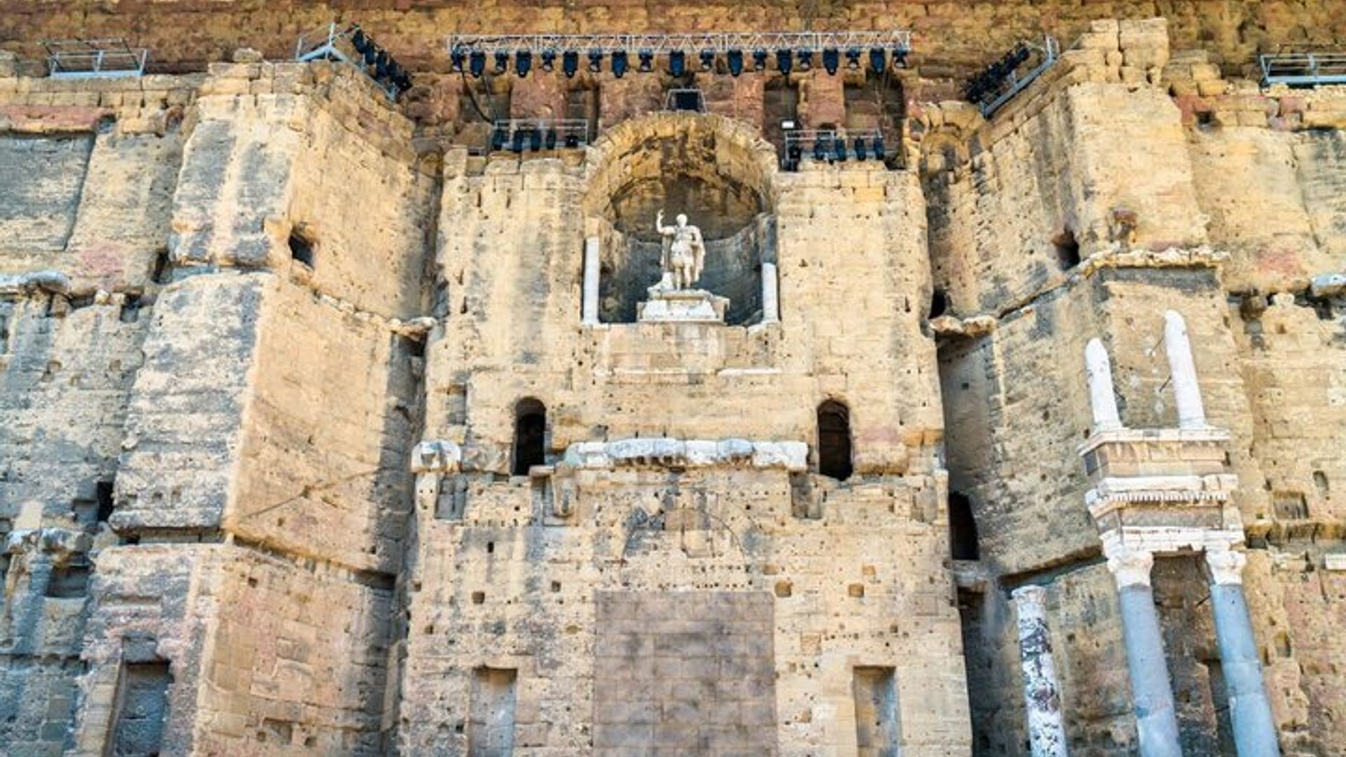 Hello Orange : Private 2 - Heure Intro City Walk avec Guide Local