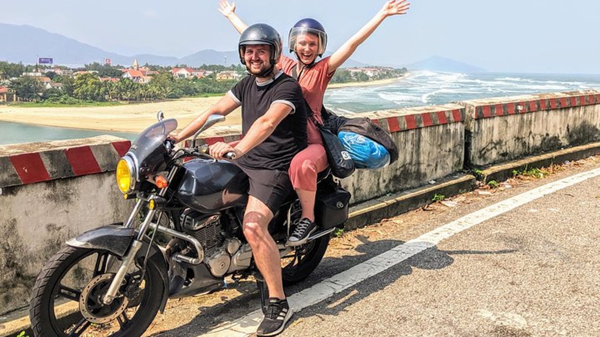 Descubre el Hai Van Pass: Tour en moto de Hoi An a Hue