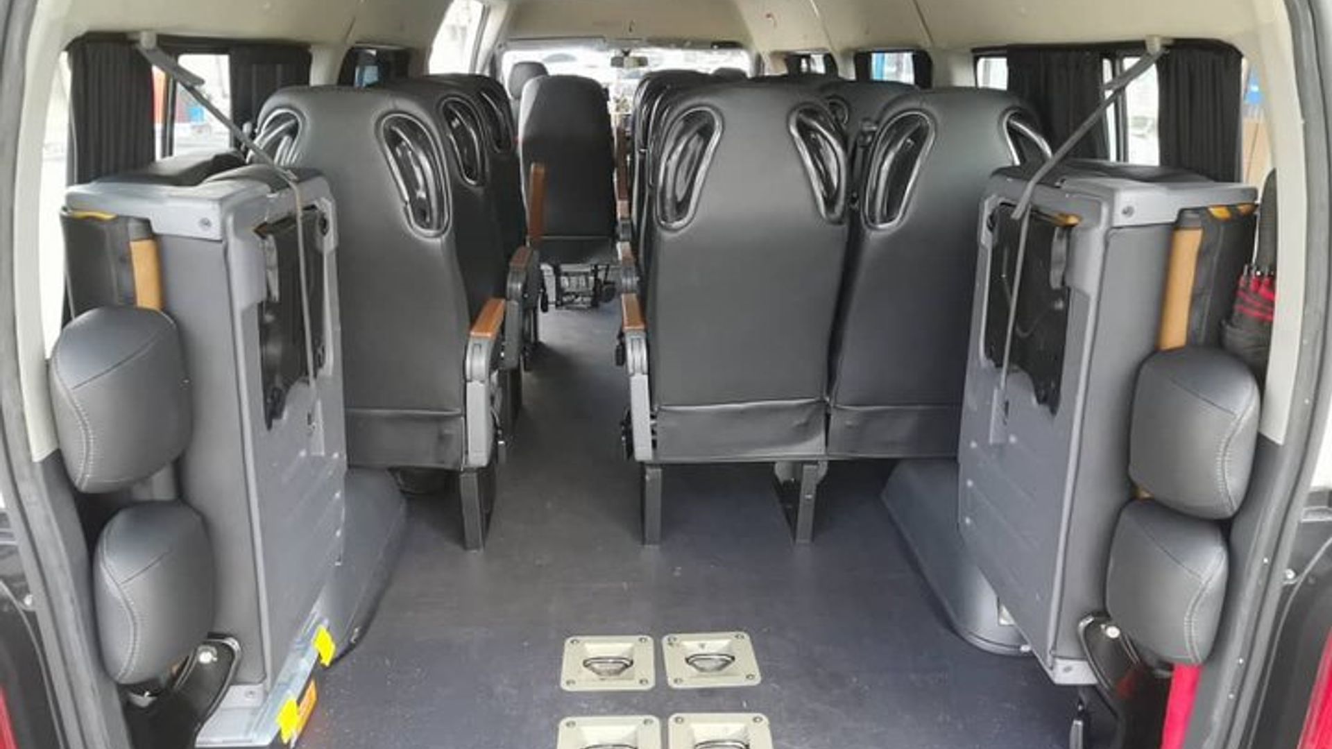 ~Chauffeur: Johor Bahru to Singapore Van Transfer