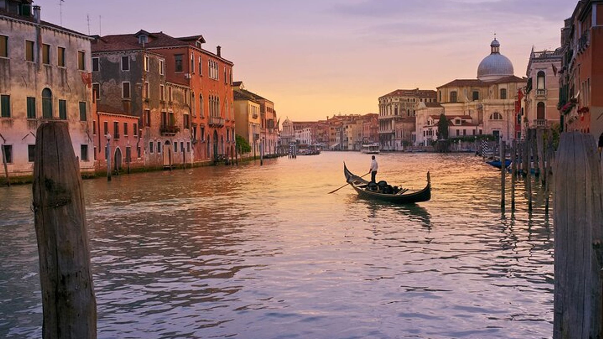 Magnificent Morning in Venice - Walking Tour and Gondola + Ebook