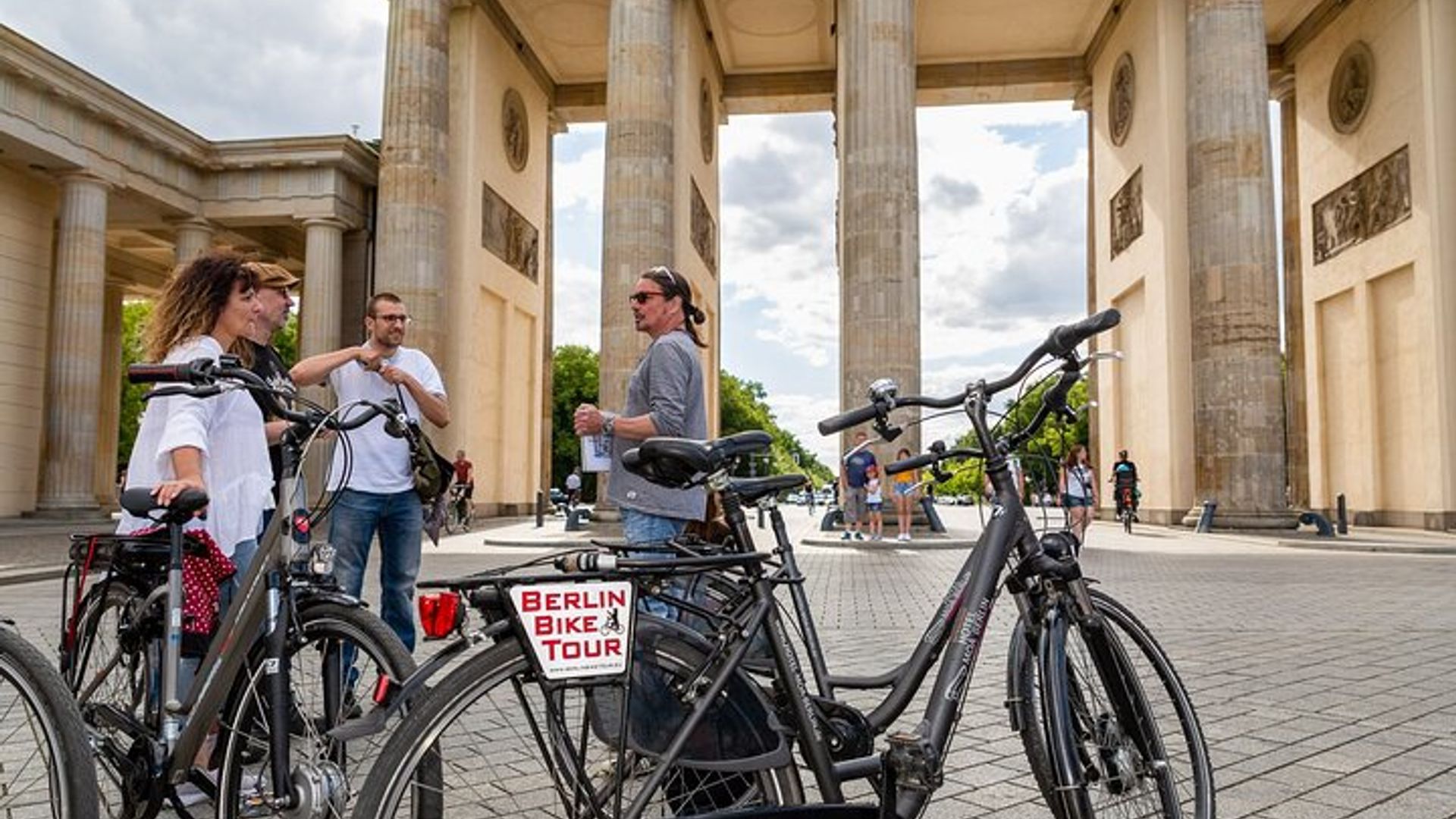 Berlin Small-Group Half-Day Highlights Bike Tour