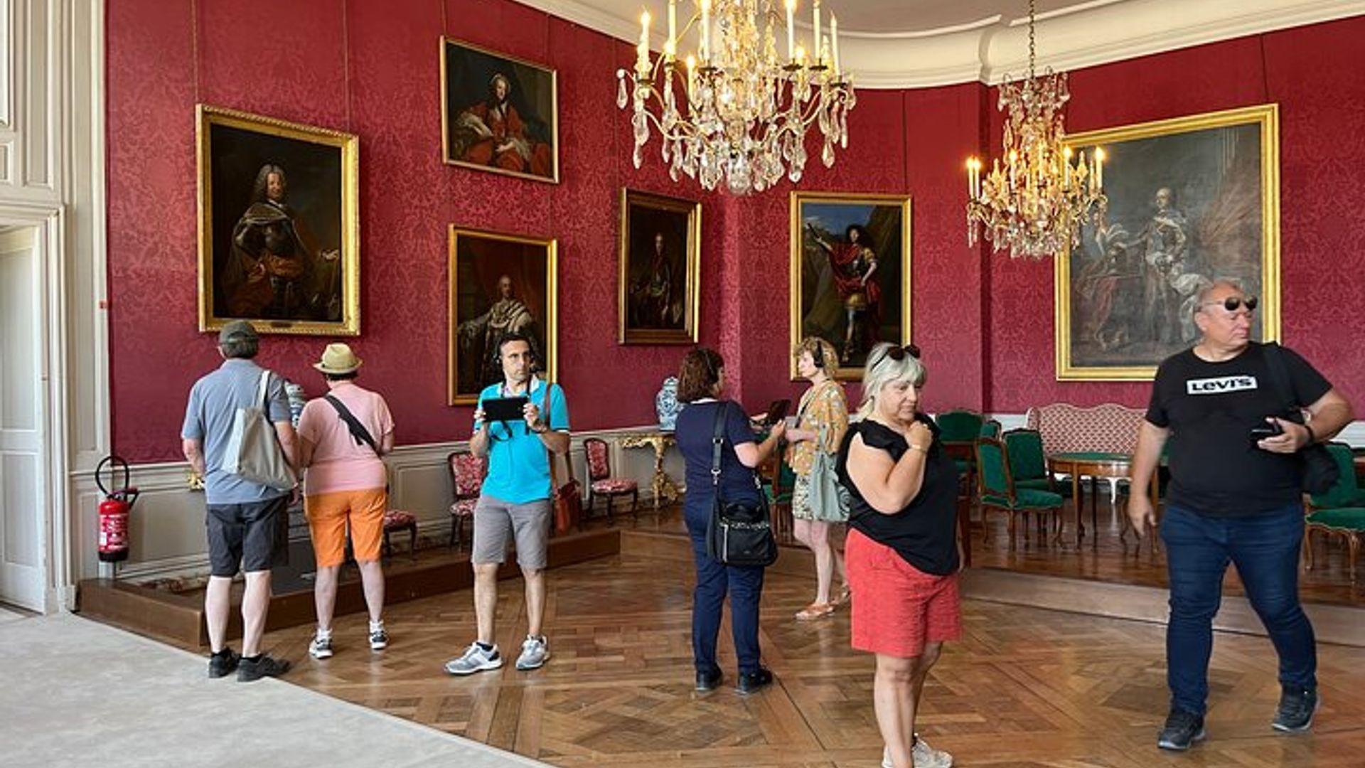 Excursion d'une journée de dégustation de vins et châteaux de la Loire au départ de Paris