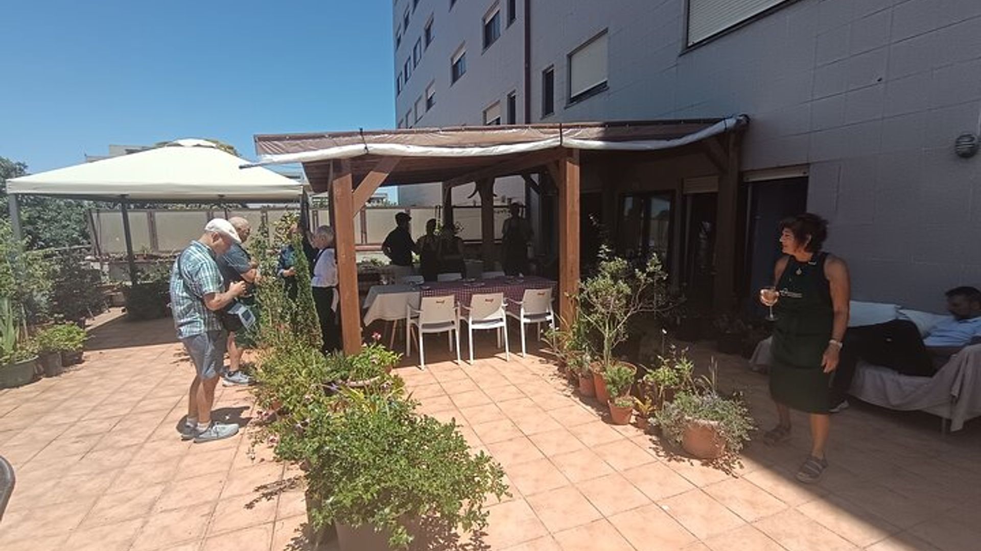 Clase de cocina portuguesa con Jorge e Isabel en la terraza