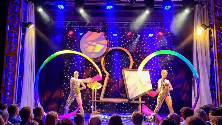 Las Vegas-Style Magic Show! Charles Bach Wonders!