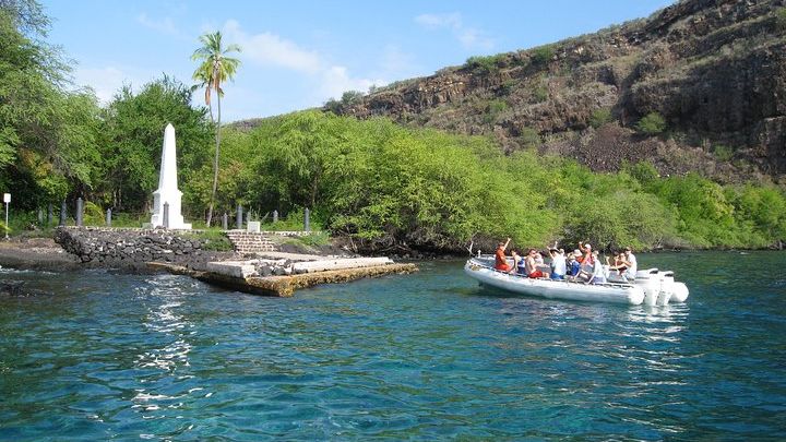 Hawaii Kealakekua Bay Boat Cruise With Snorkeling