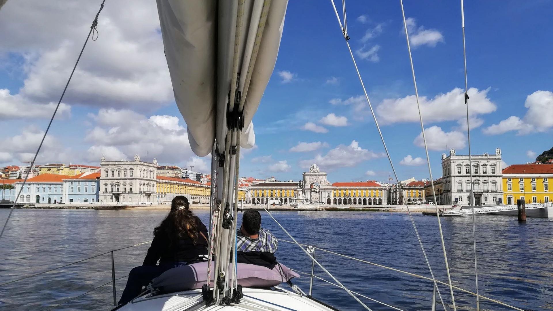 Lisbon Romantic Private 2h Sunset Cruise with sparkling wine