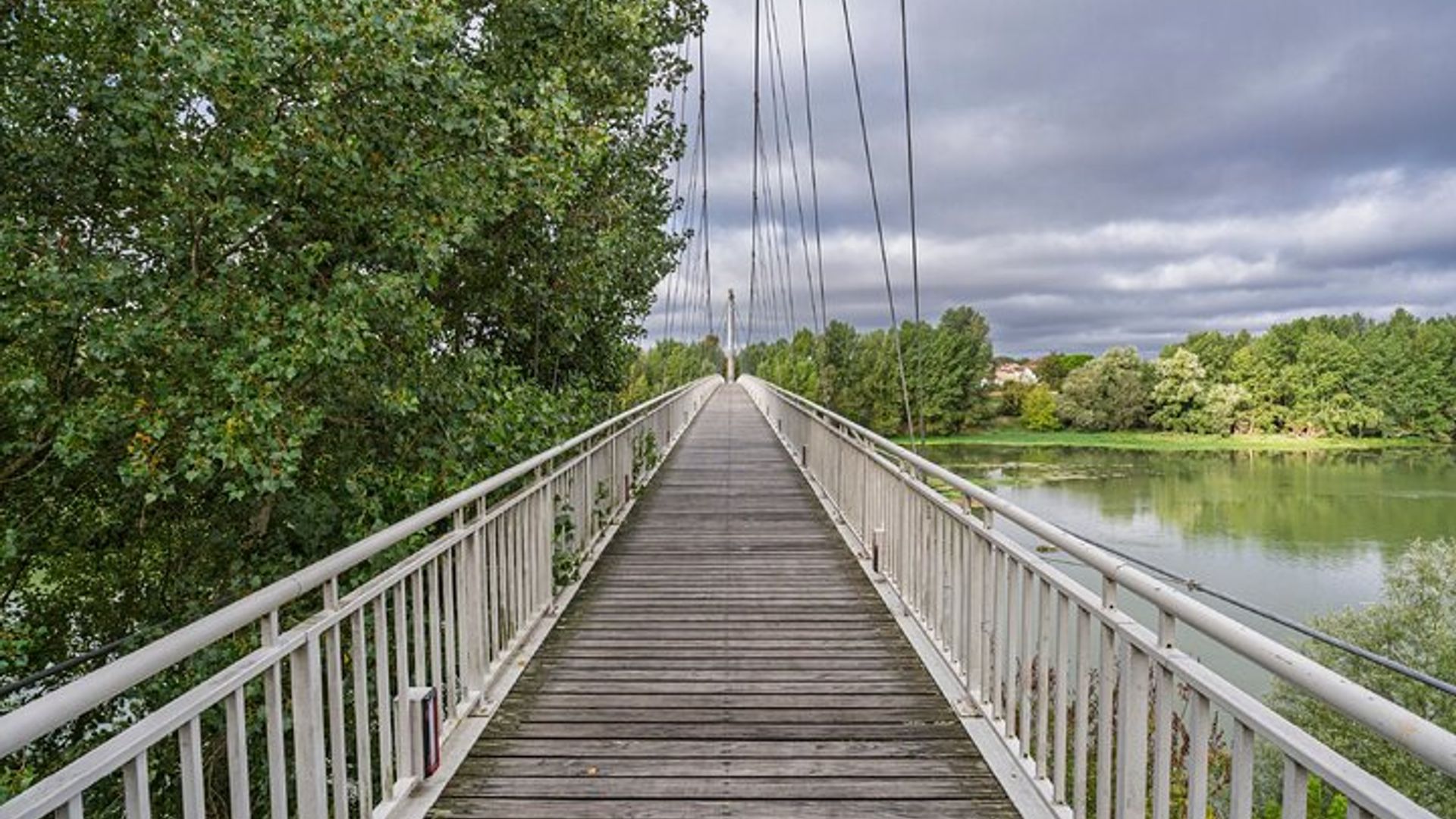 Agen: Audiogeführter Stadtrundgang (1 Stunde 15 Minuten) mit 19 Audiokommentaren