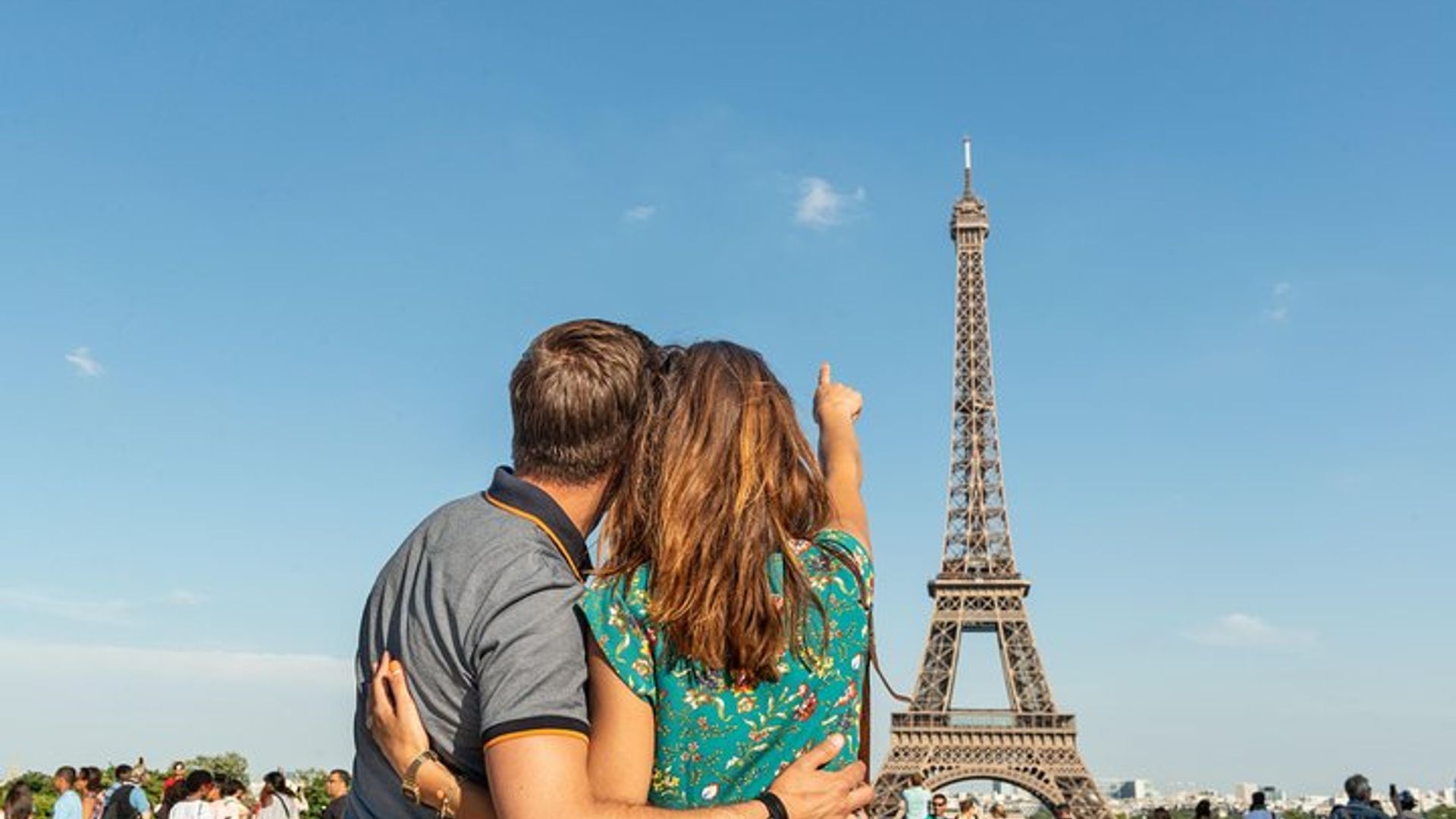 Paris Eiffel Tower 3-Course Dinner and Seine River Cruise