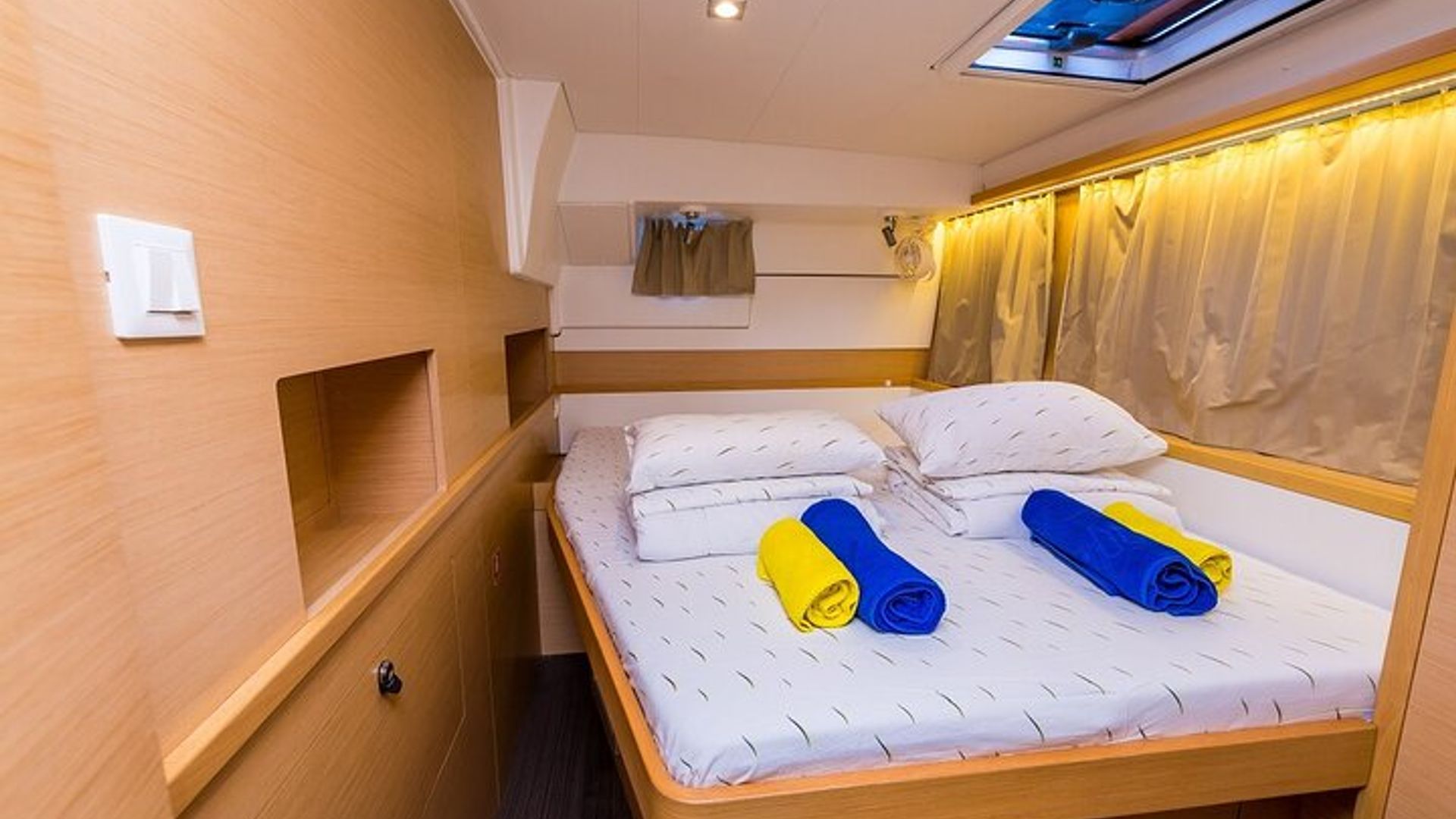 Eine ganztägige Maddalena-Bootstour in kleiner Gruppe mit Mittagessen