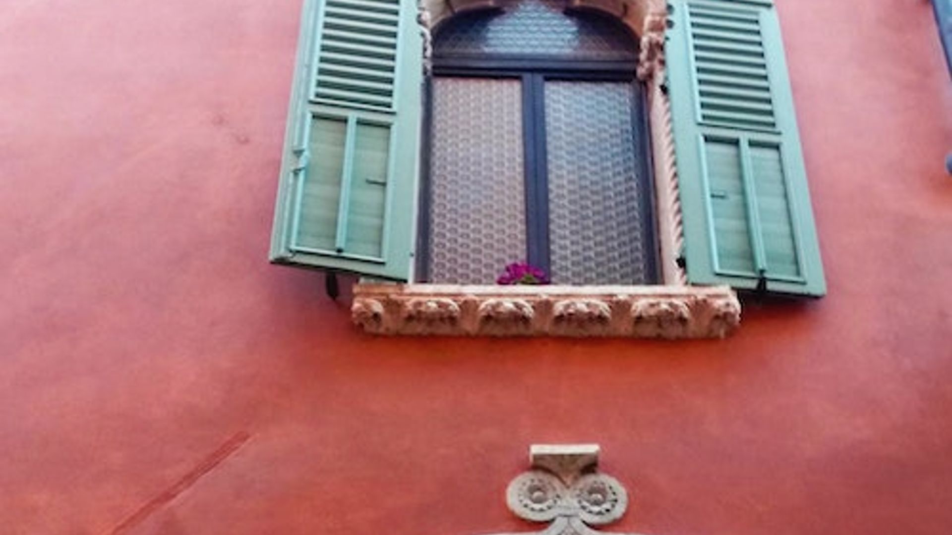 Verona Guided Walking Tour: History and Hidden Gems
