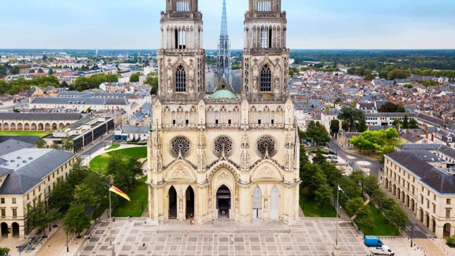 Hello Orléans: Private 2-Hour Intro City Walk with Local Guide