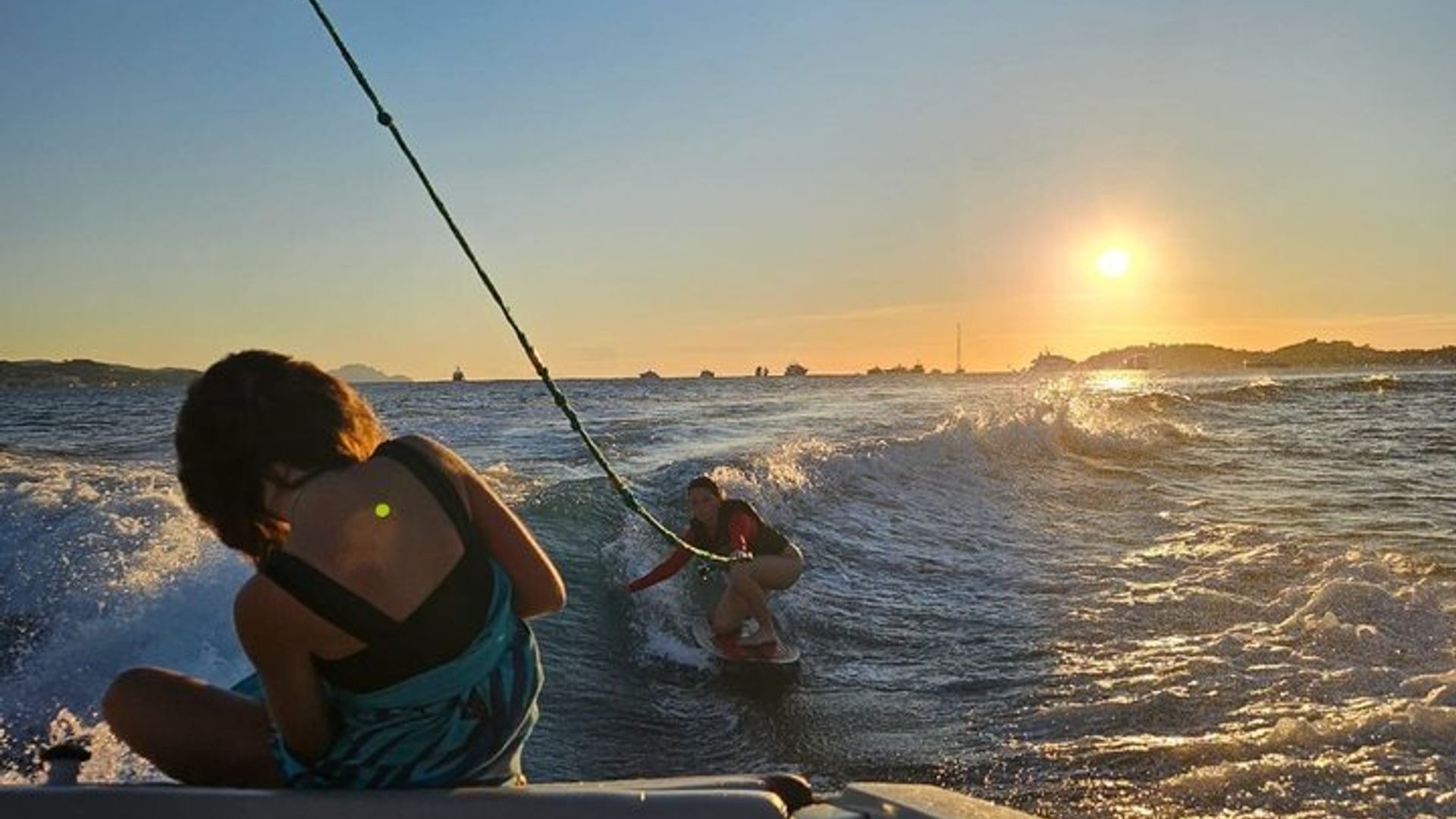Experiencia privada de Wakesurf, Wakeboard y barco – Saint-Tropez