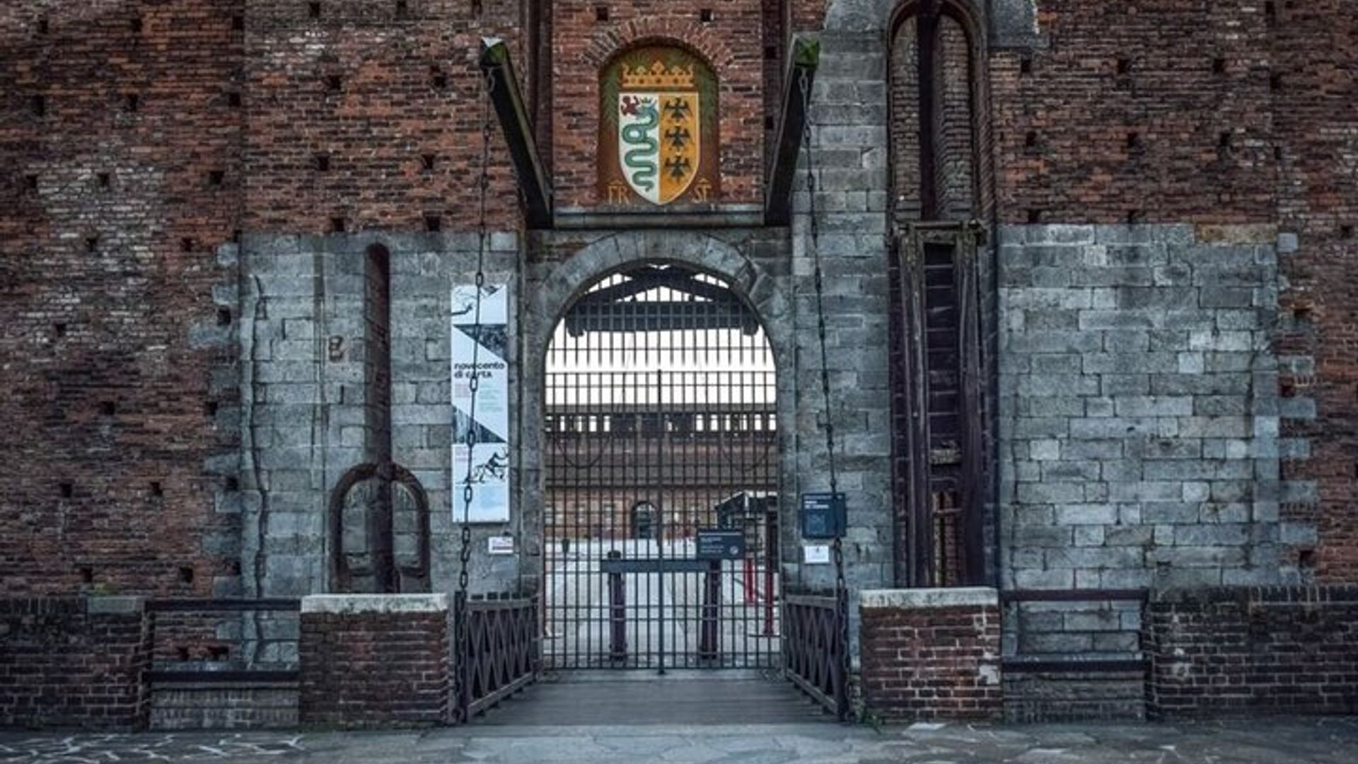 Sforza Castle guided tour - Small Group -Skip-the-line