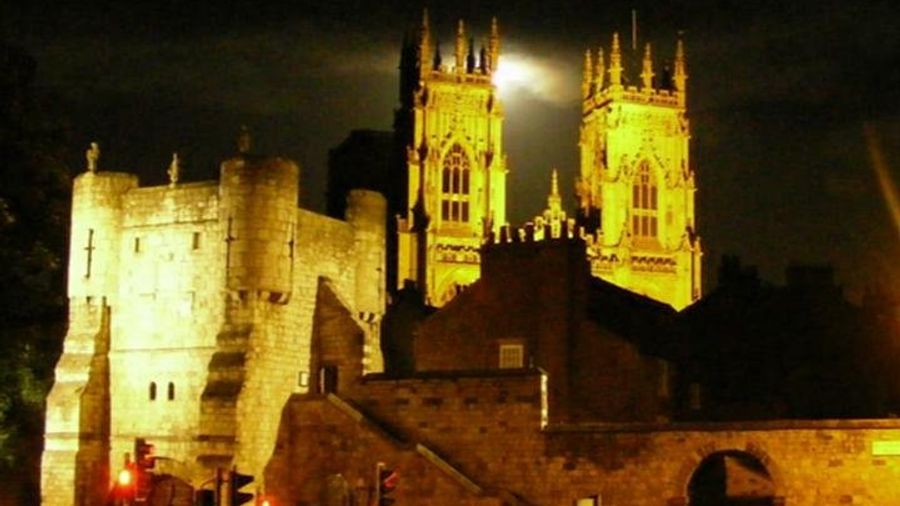 York Private Ghost Tour with York Minster and The York Dungeon