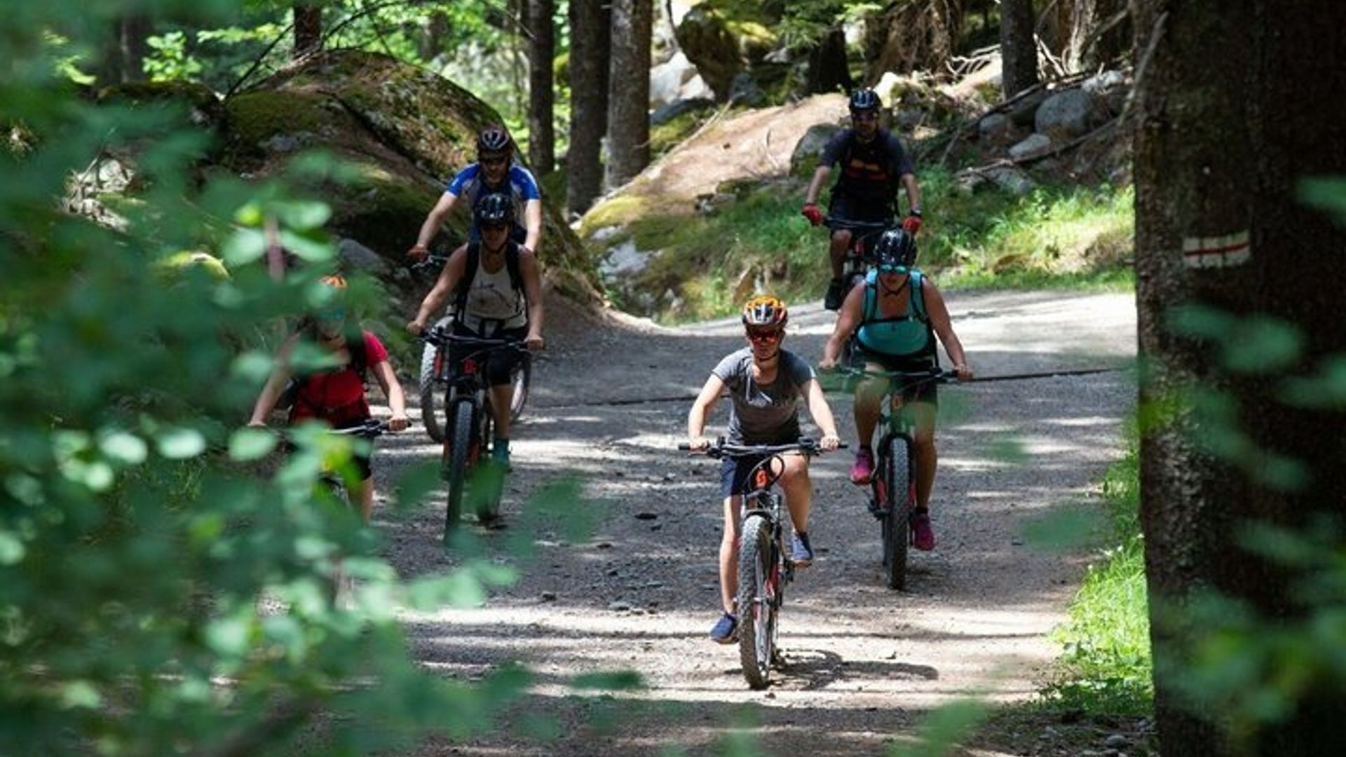 Tour en VTT électrique autoguidé à Chamonix avec itinéraires GPS