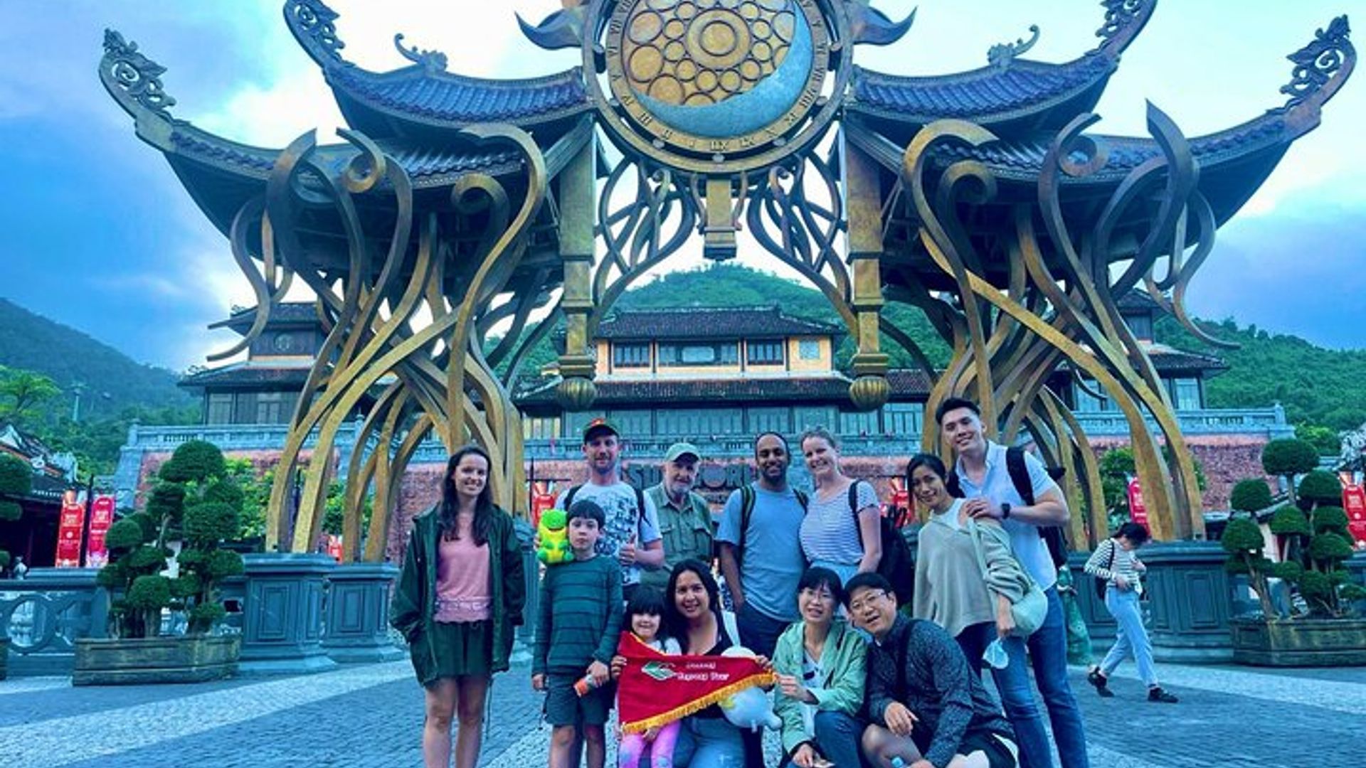 Golden Hand Bridge und Ba Na Hills ganztägige Tour in kleiner Gruppe