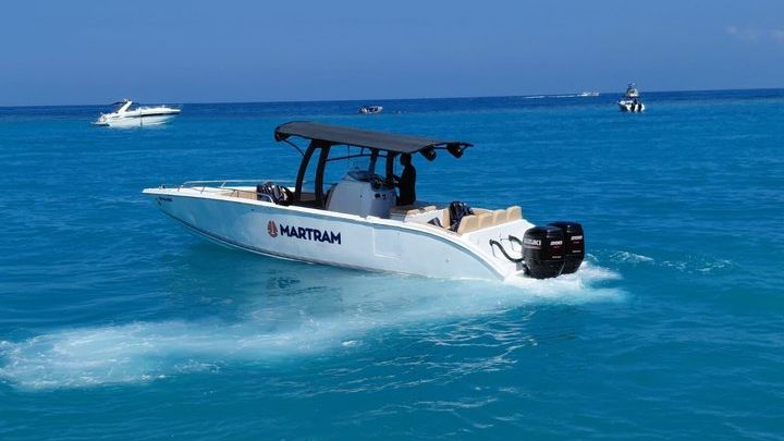 Boat rental for the Rosario Islands up to 15 people.