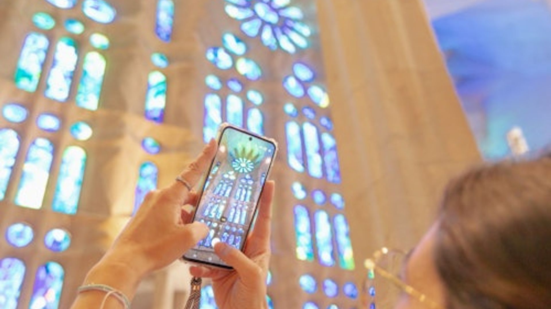 Sagrada Familia: Fast Track Ticket + Small Group Guided Tour