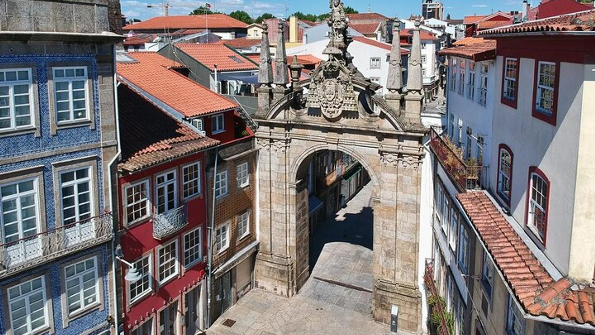 Authentic Braga & Guimarães: Small Historical Group Tour