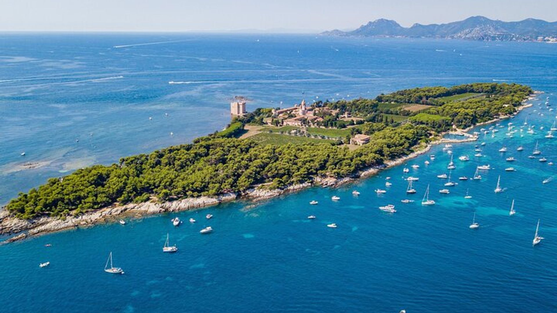 Croisière privée de luxe d'une journée - un voyage serein aux îles