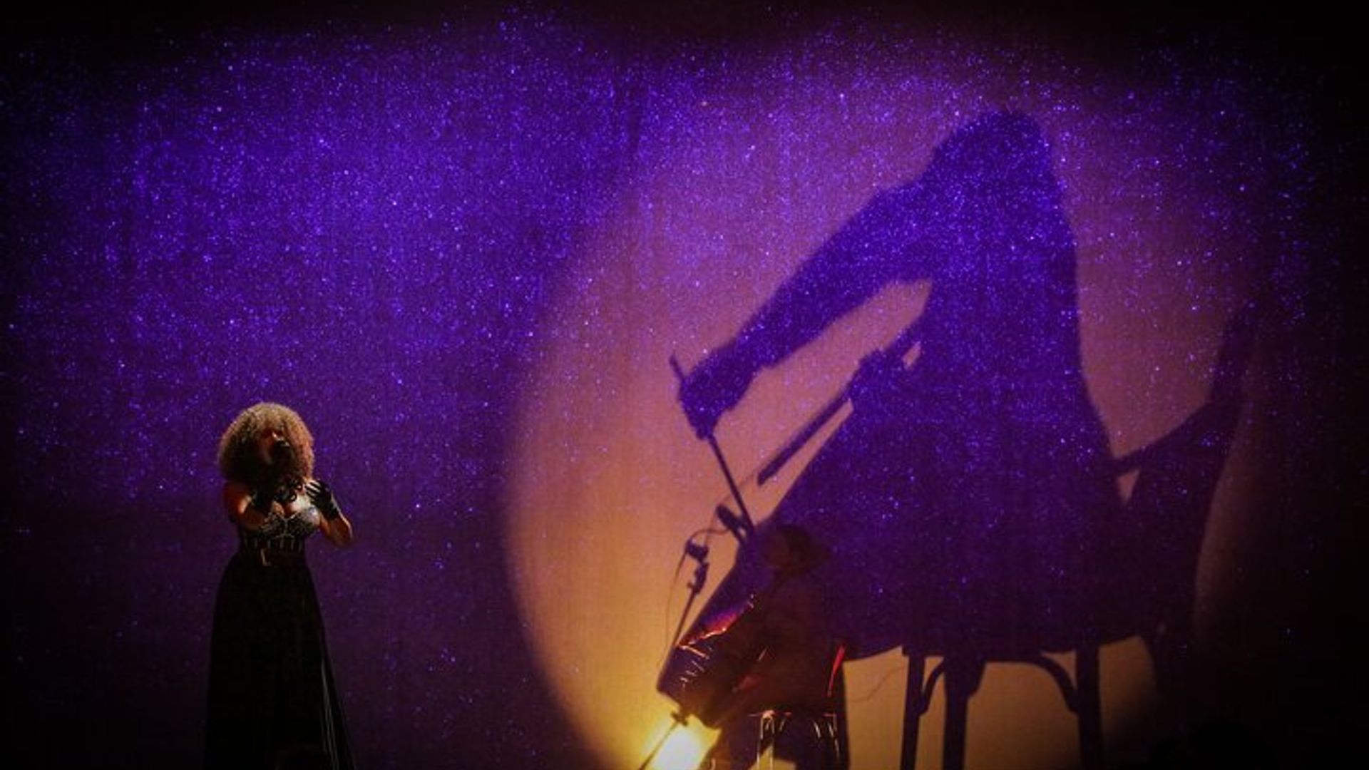 Paris : billets pour le spectacle du cabaret Paradis Latin avec champagne