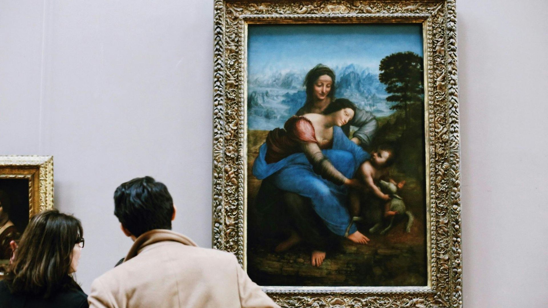 Louvre Museum Private Guided Tour with Reserved Entry