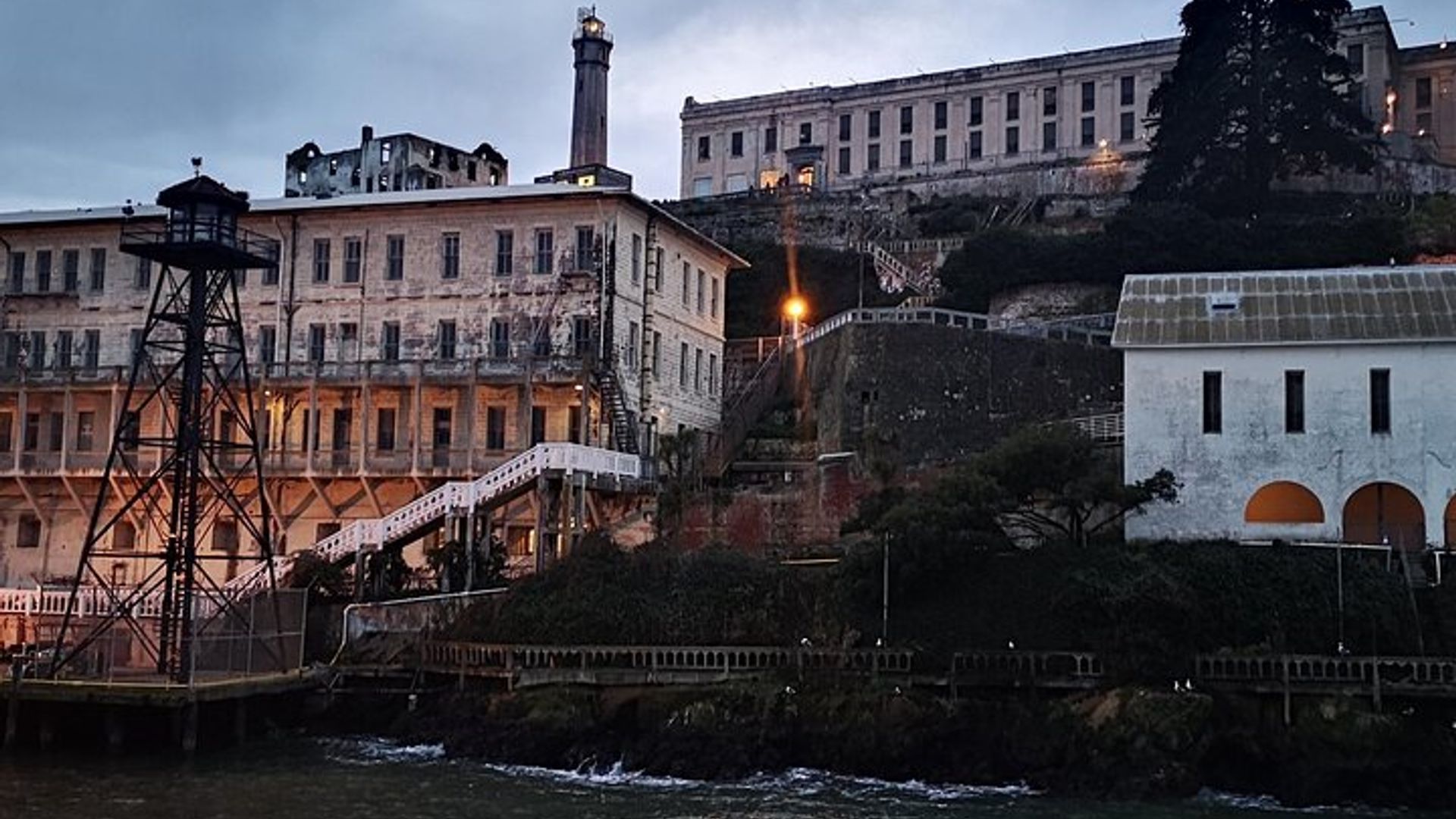 Alcatraz Night Tour with SF Bay Cruise image 3