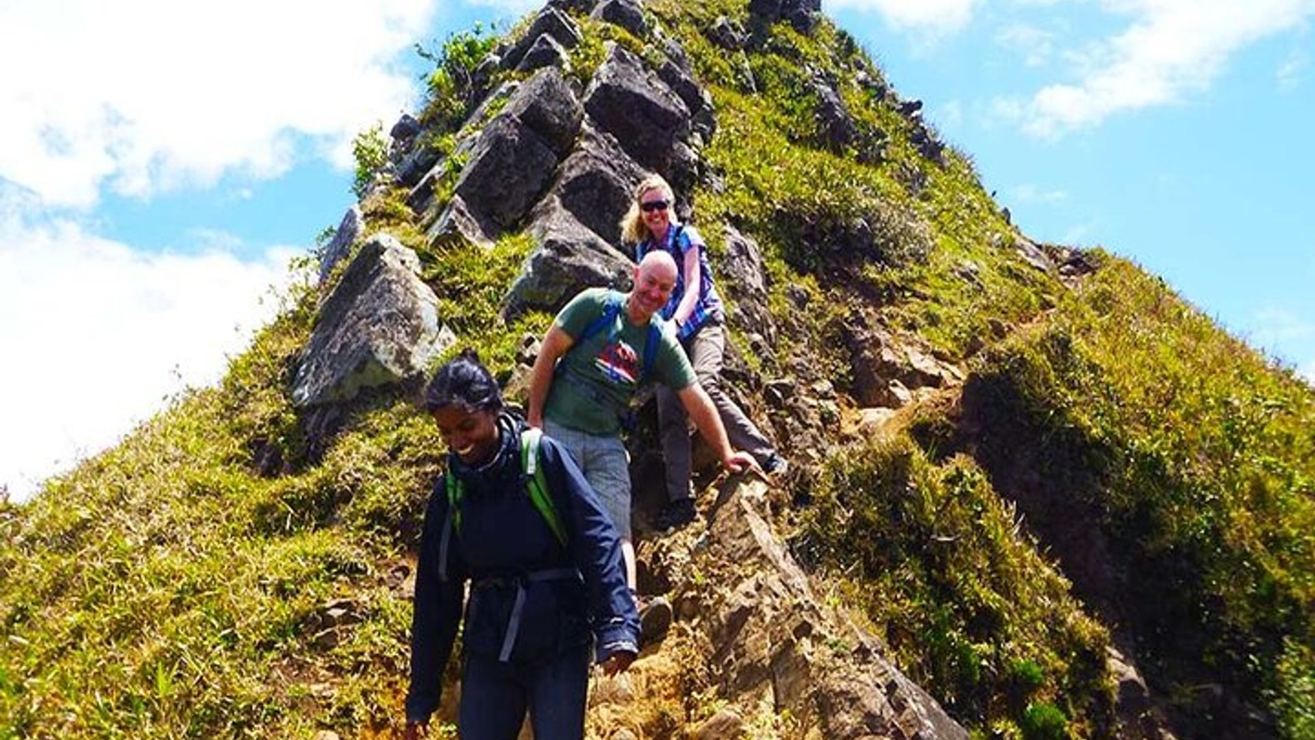 Hiking Le Pouce Mountain: Full-day with Lunch and Transfer