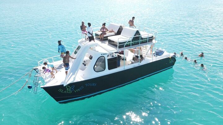 Grace Bay Snorkeling and Catamaran Cruise From Providenciales