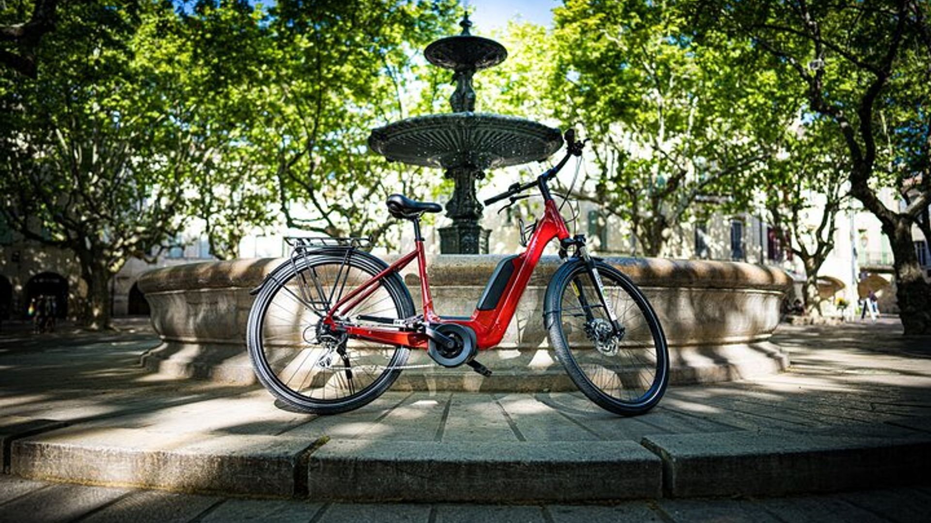 Las Carrières de Lumières en bicicleta durante medio día