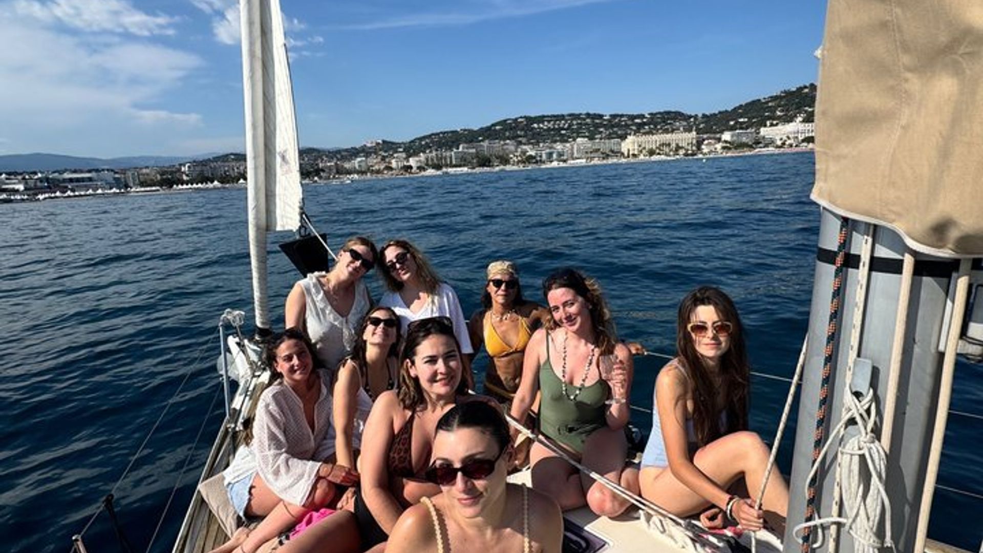 Excursion privée d'une demi-journée en apnée à la voile sur les îles Cannes Lerins