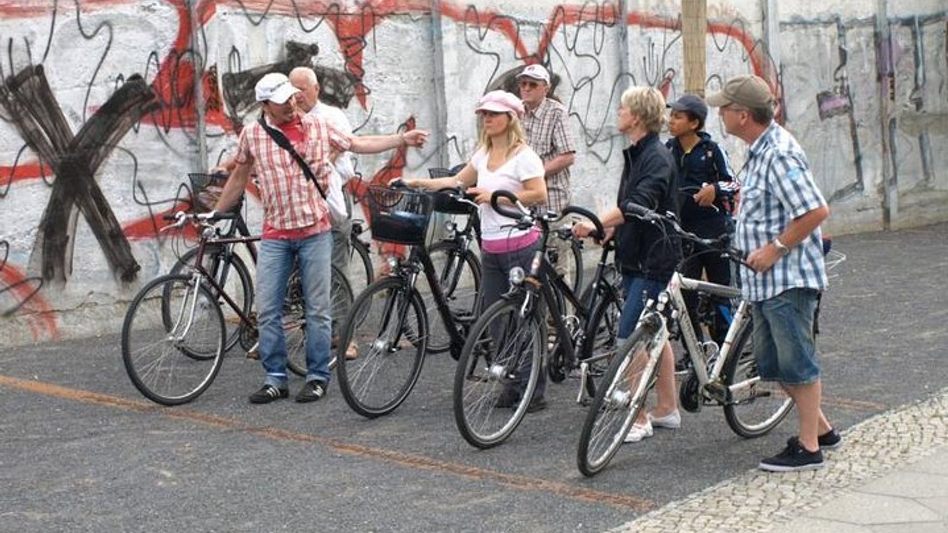 Berlin Sightseeing Small-Group Cycling Tour